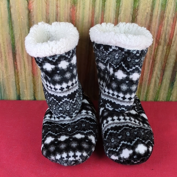 Cuddl Duds Sherpa House Booties - Picture 1 of 16